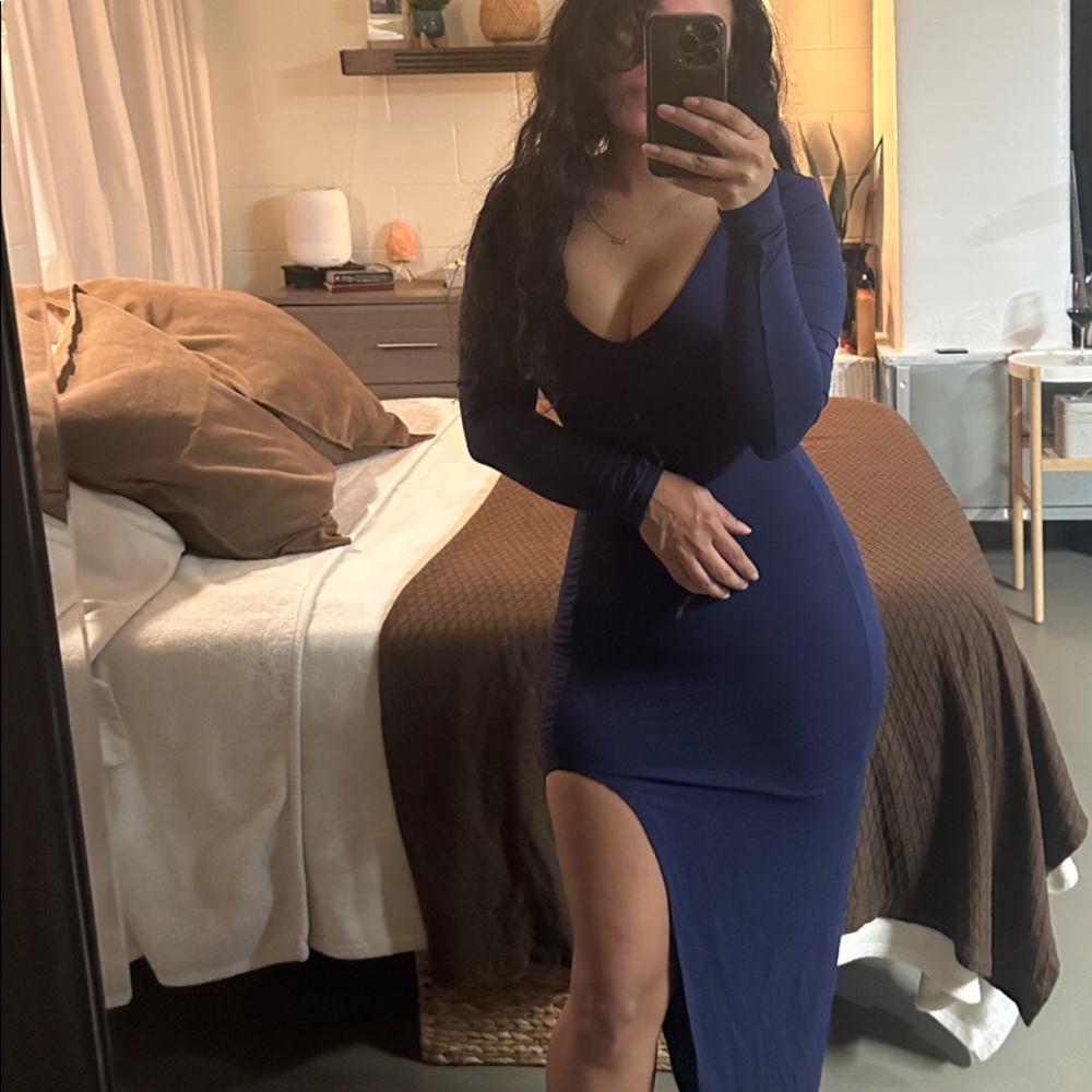 Elegant Navy Blue Long Sleeve Dress